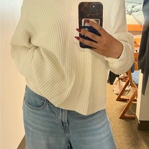 H&M Women's Off-White V-Neck Sweater